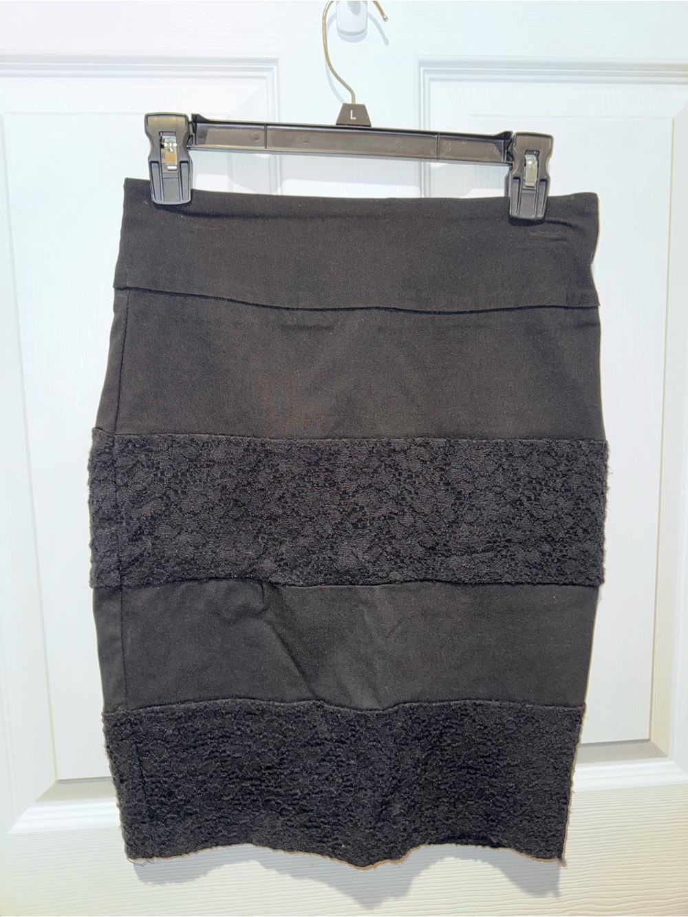 Joe Benbasset Black Lace-Panel Pencil Skirt